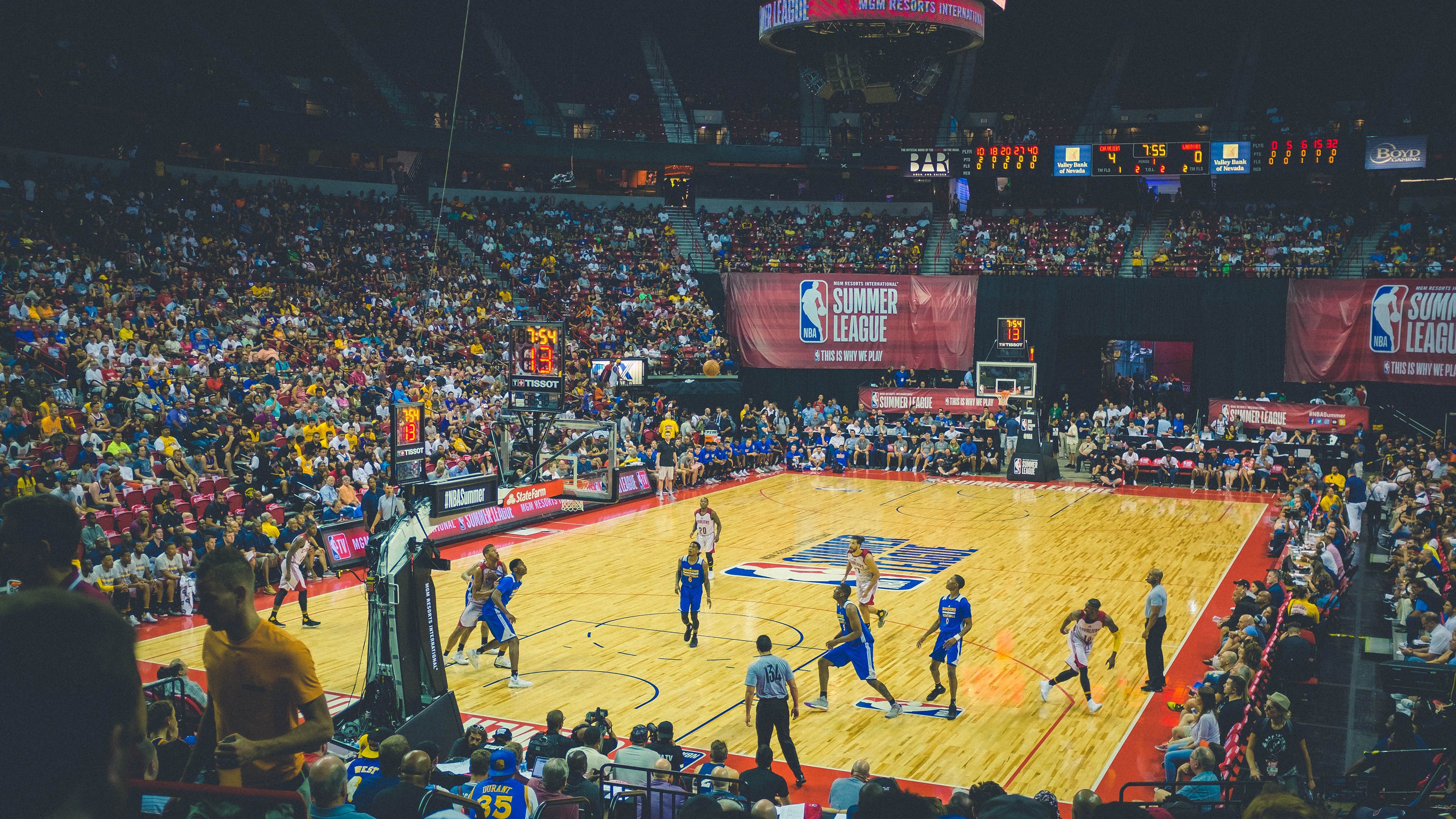 孙兴慜化身关键先生，热刺火力全开压制马竞