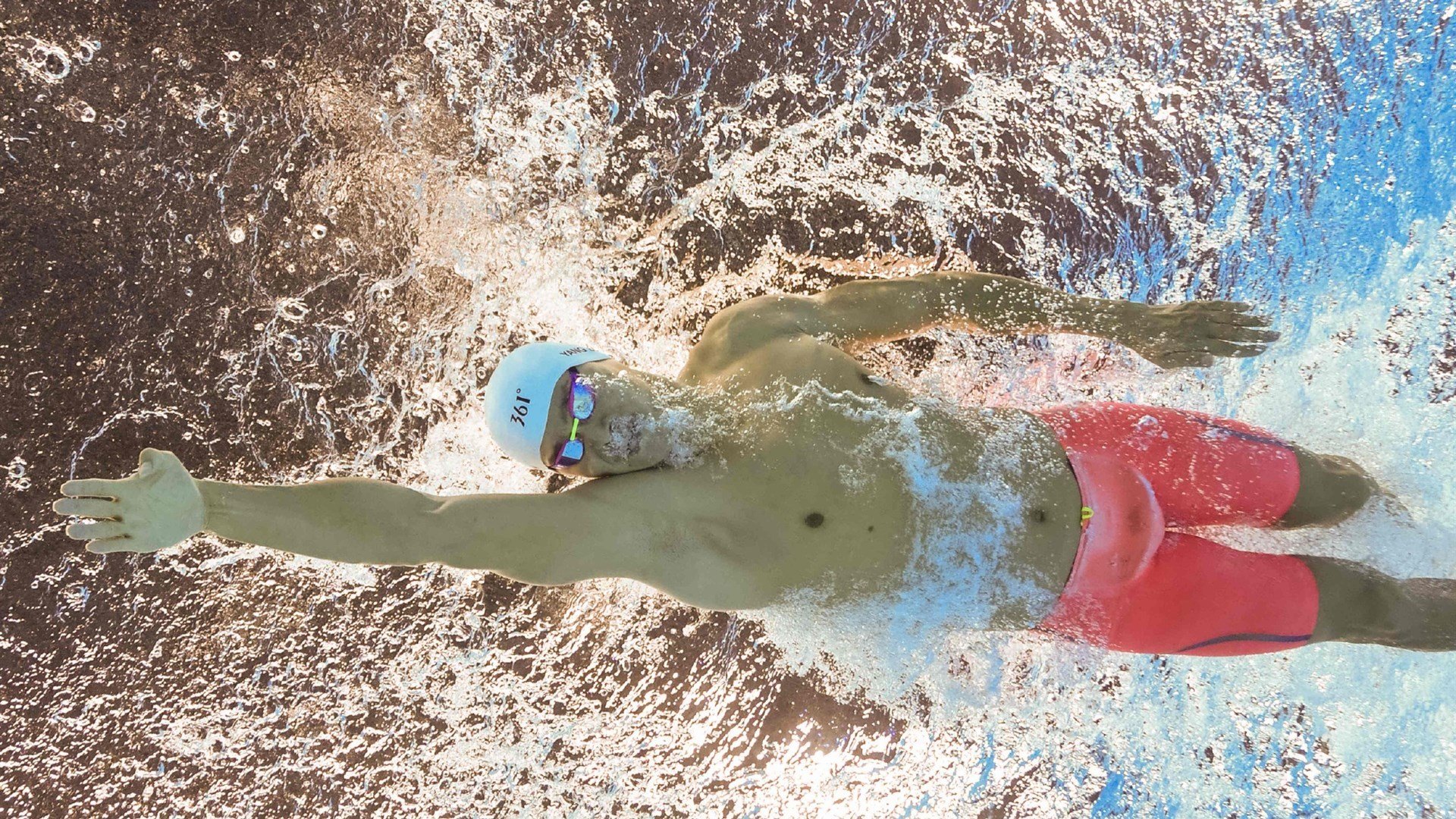 欧冠淘汰赛之夜,门迪关键节点连续得分,改写命运的七分钟